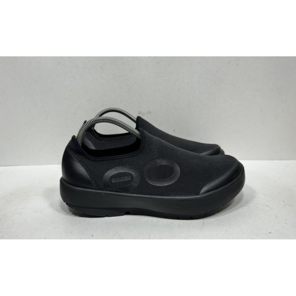 OOFOS OOmg Eezee Low‎ Shoes Mens Size 9.5 Black Slip On Comfort Recovery Sneaker